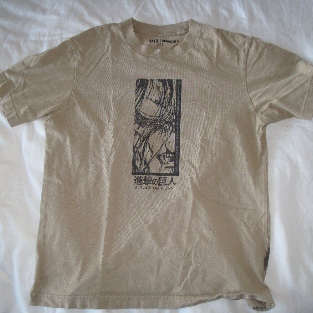 Uniqlo  Attack on Titan t-shirt
